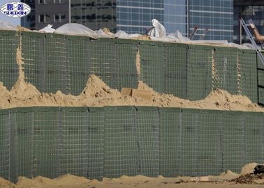 地球の砂は洪水の障壁のための砂によって障壁のGabion満たされた箱を満たしました