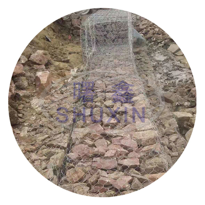 川の保護プロジェクトのための六角形の熱い電流を通された 3 つの歪んだ Gabion のバスケット