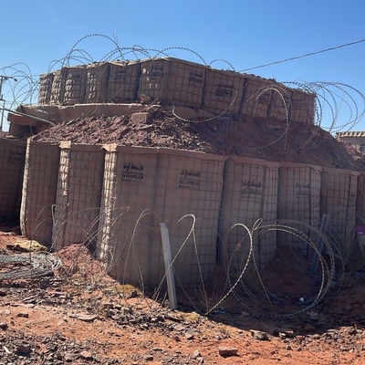 地球は軍の Hesco の障壁として Galfan によって溶接された Gabion 箱のための Concertainer を満たしました